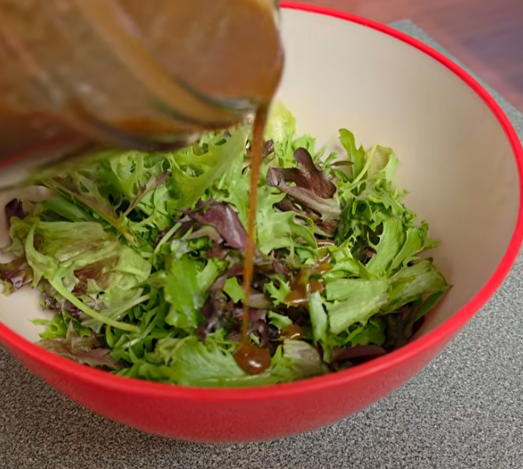 Strawberry Balsamic Vinaigrette (Light, Fresh & Naturally Sweet)